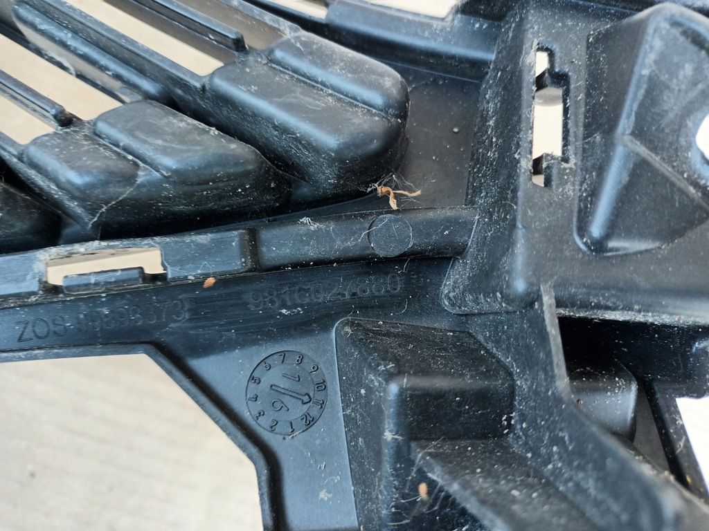 фото №8, Решётка peugeot 301 2017 - средняя перед