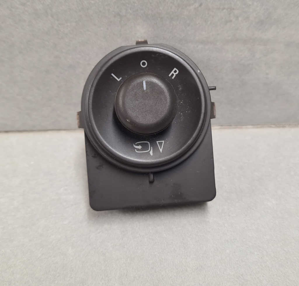 фото №1, Переключатель регулировка зеркал коричневый складной opel mokka 95202870