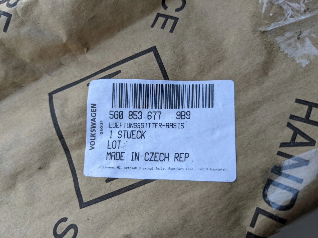 фото №10, Volkswagen golf vii решётка бампера средняя перед передний 5g0853677