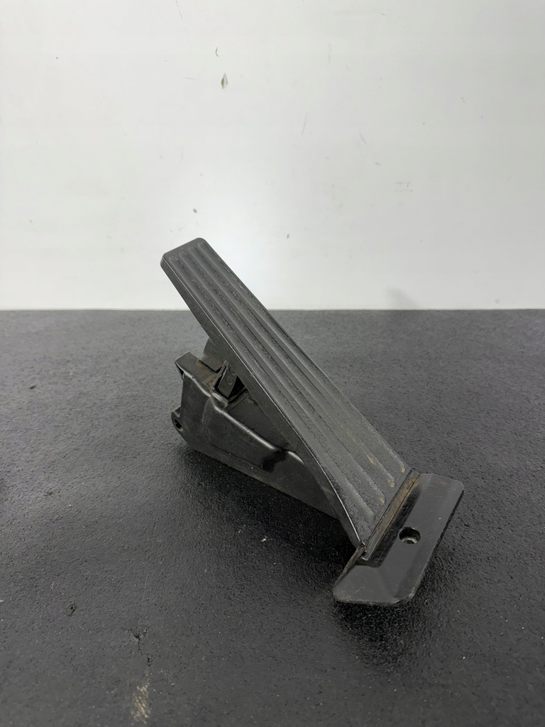 фото №1, Потенциометр газа bmw 6853176