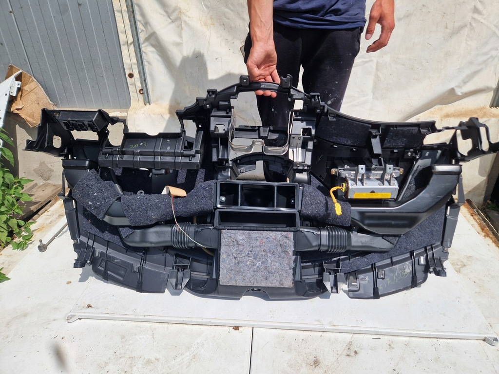 фото №9, Mitsubishi grandis приборная панель приборная консоль air bag пассажира y