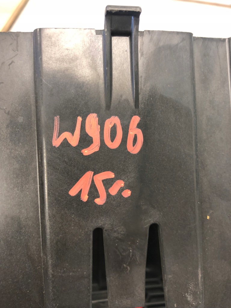 Кронштейн акумулятор mercedes sprinter w906 a9065420340 в Україні