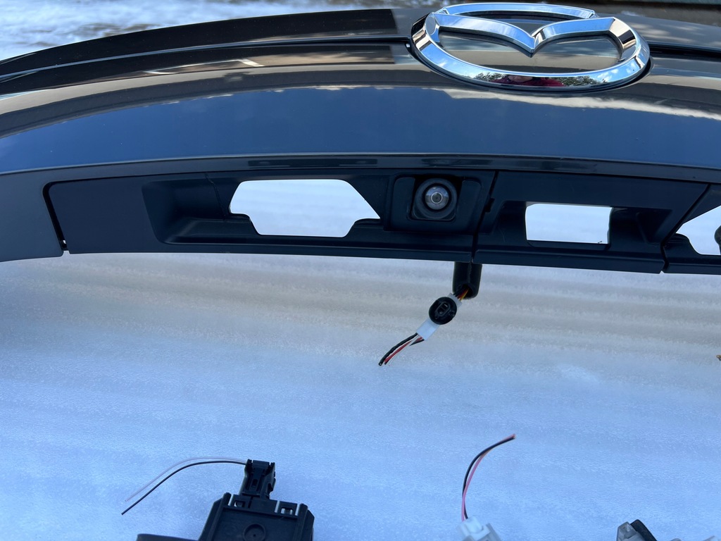 фото №7, Mazda cx-5 kf накладка задняя крышки багажника камера rok 2020 цвет 46g