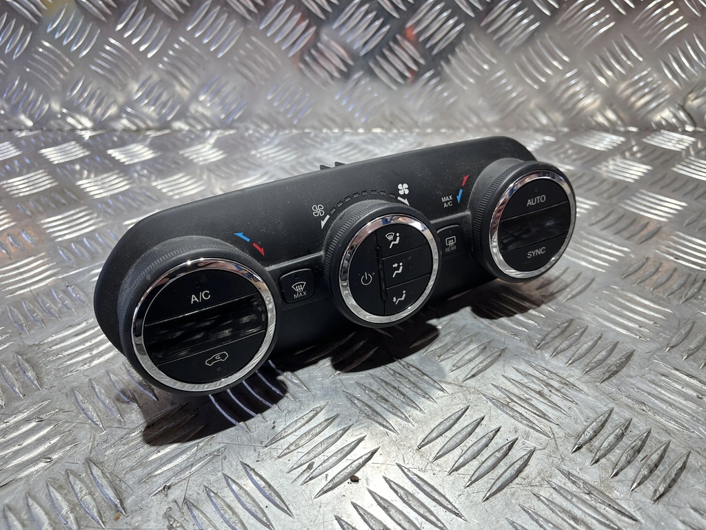фото №1, Панель обдув кондиционера jeep renegade 14- 07356577940