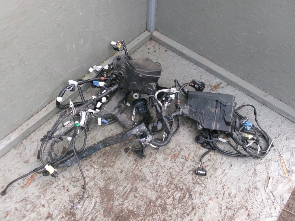 фото №1, Toyota rav4 v 2,5 гибрид 4x4 жгут отсек двигателя