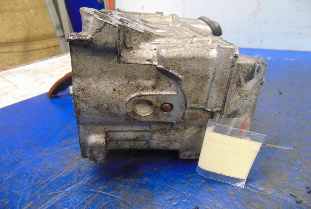 Головка двигуна smart fortwo 0.6 r1600160001 комплектна jak на фото в Україні