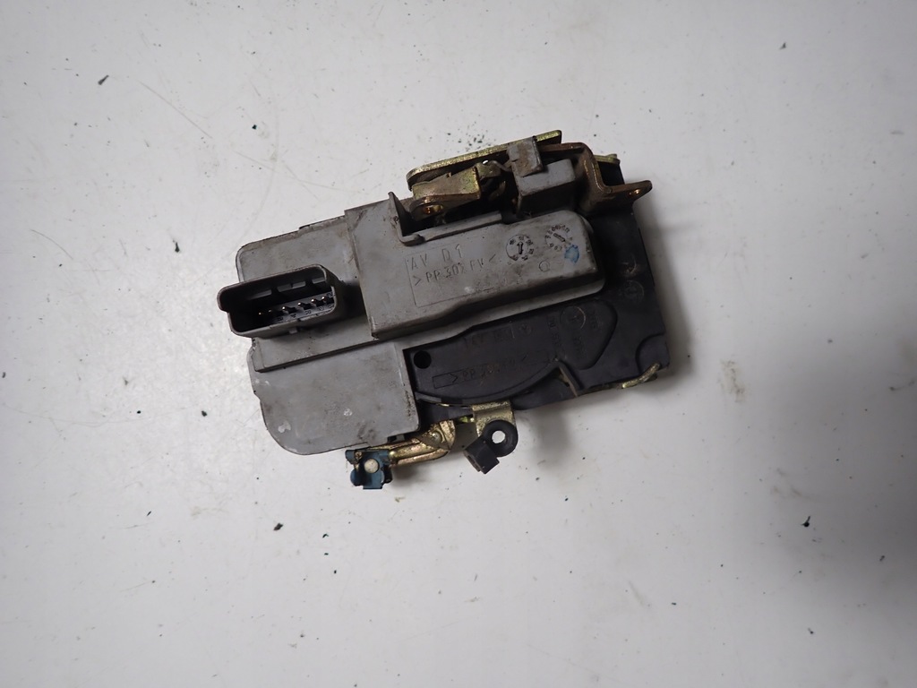 фото №10, Замок дверь передний правый peugeot partner 01r 6pin