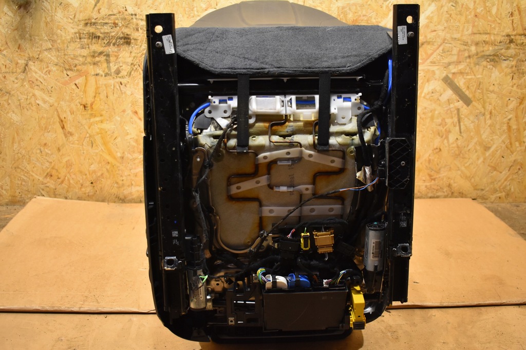 фото №5, Сиденье каркас левый передний + подушка безопасности porsche taycan 1