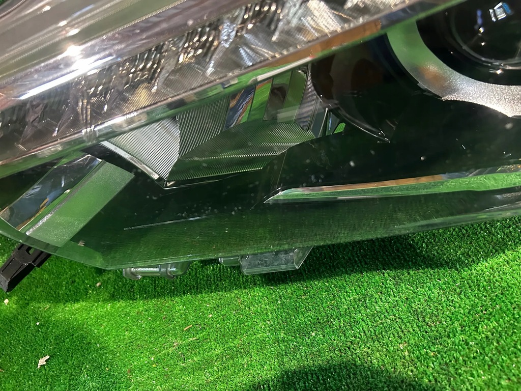 фото №2, Фара левый toyota hilux viii