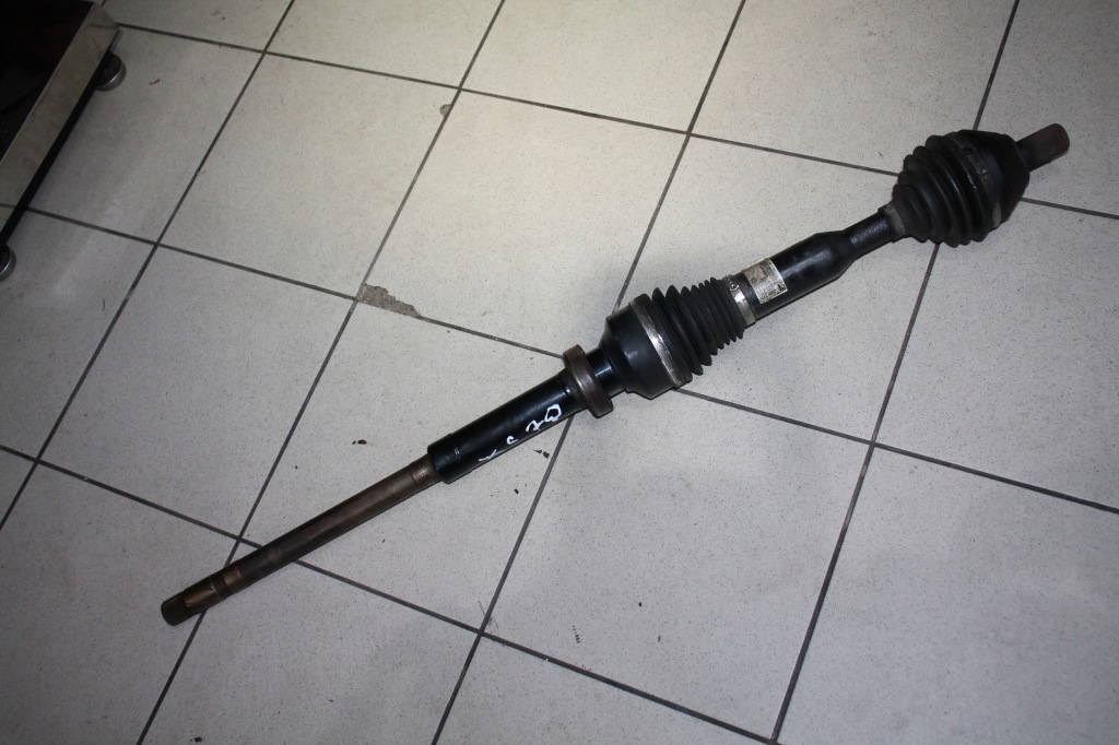 фото №1, Volvo xc70 приводной вал правая 2.5t d4 d5 механическая коробка передач p30651673