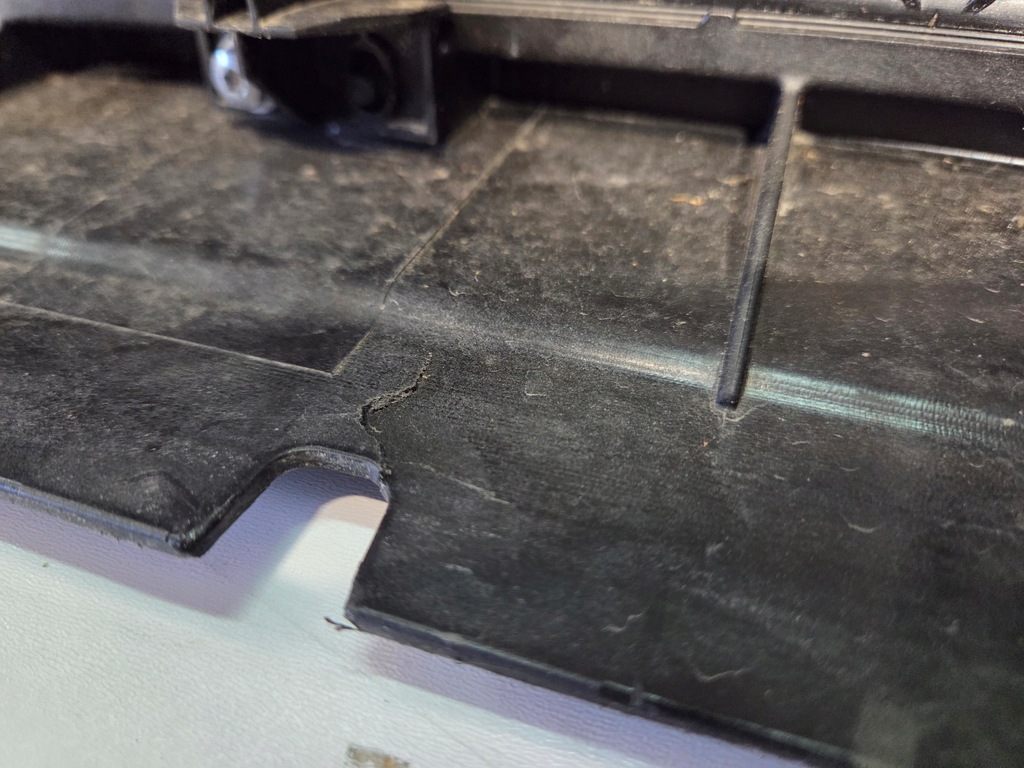 фото №14, Pas передний усилитель шторка жалюзи mazda 3 bp iv 2019-