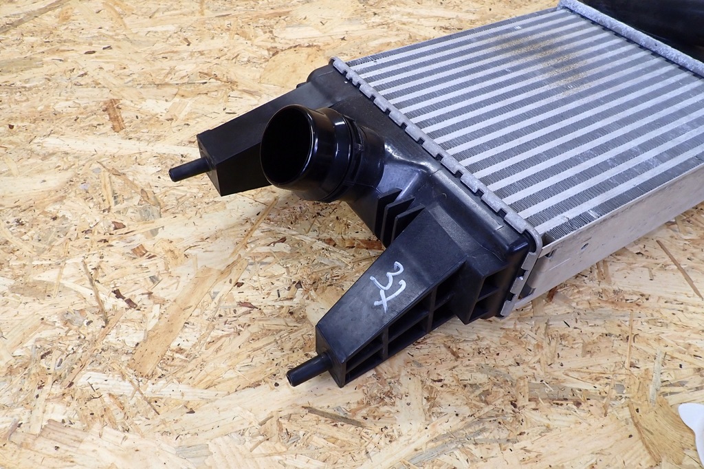 фото №10, Интеркулер nissan juke pulsar 1.2dig dig-t 144613zu0a радиатор воздуха