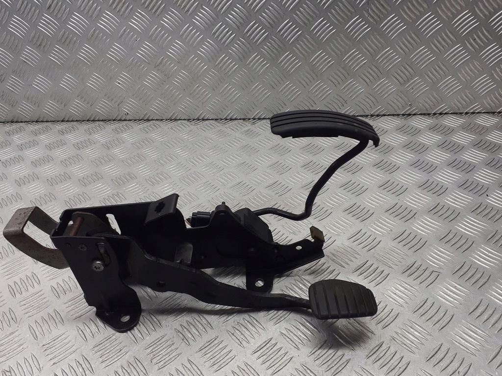 фото №1, Педалі комплект renault scenic ii 2.0 8200153268