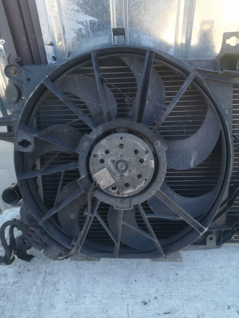 Радиатор воды вентилятор opel zafira b 1.6 бензин механическая коробка передач 05-08 Оригинал