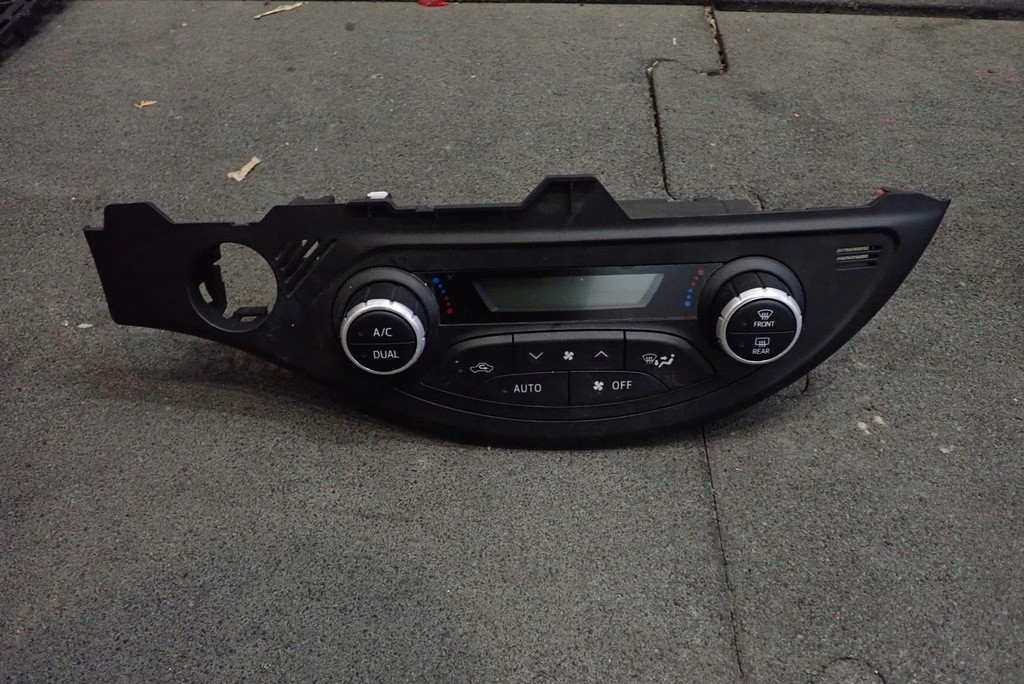 фото №1, Панель кондиціонера toyota yaris iii 2011-