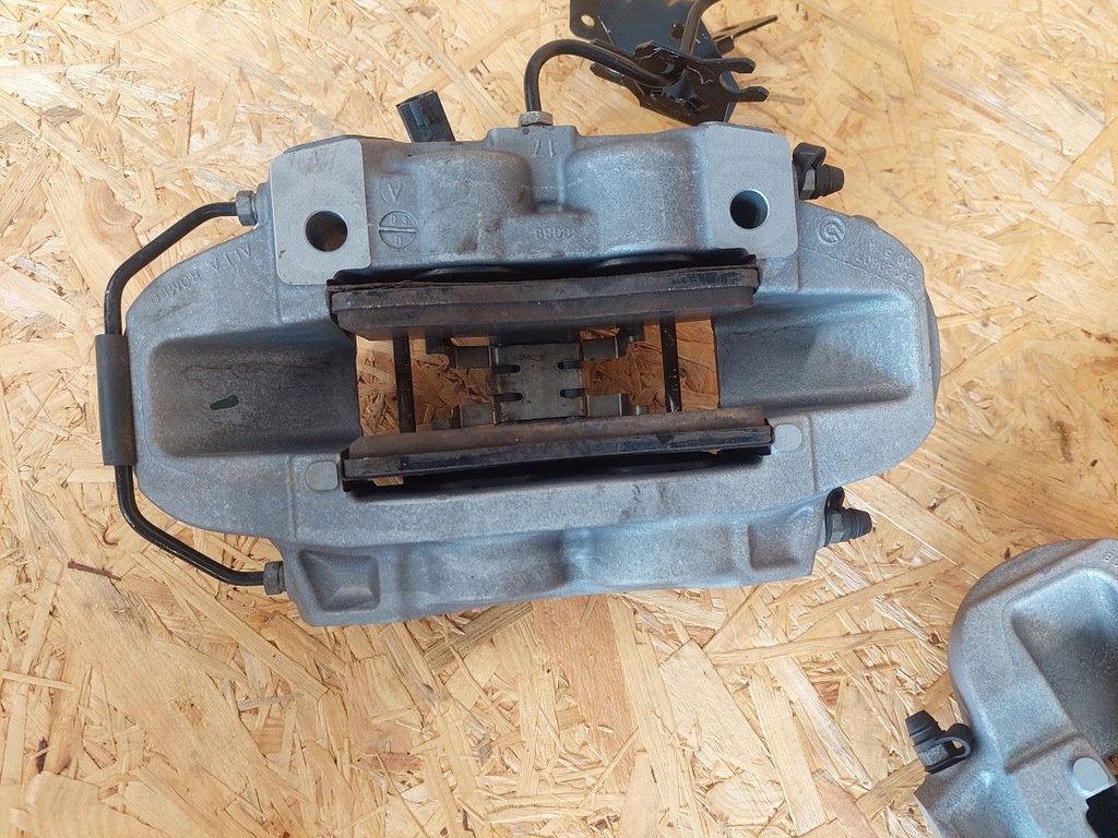 фото №5, Alfa romeo giulia stelvio супорти гальмівні перед