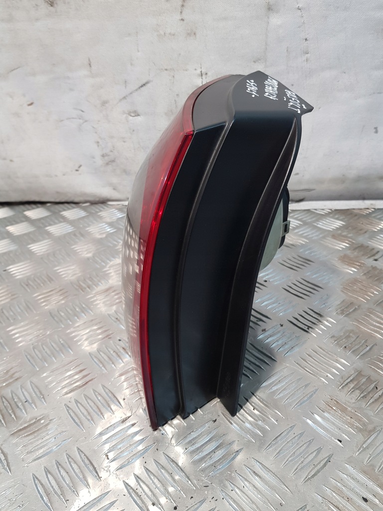 фото №9, Vw golf v лампа левая задняя w крыло 1k6945095e + вкладыш 1k6945257 europa