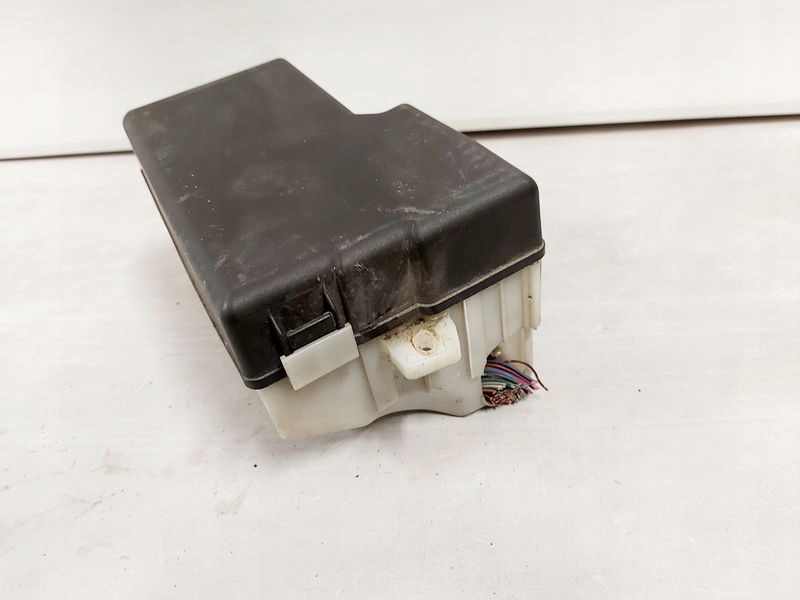 фото №6, Mazda 5 i 1.8 2.0 b коробка предохранителей