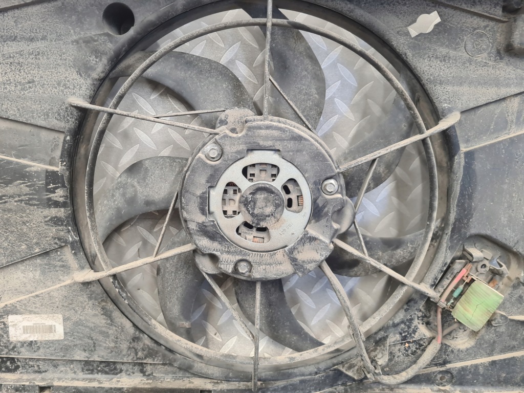 Купить Вентилятор радиатора воды insignia a 1.4 1.6 turbo 13220122