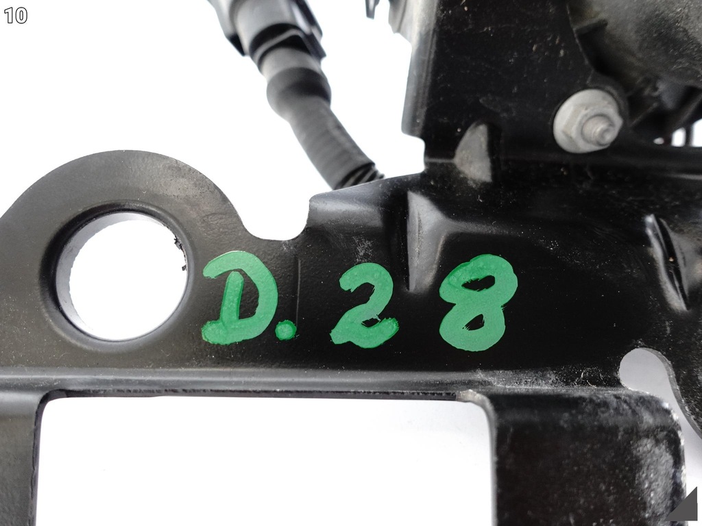 фото №11, Audi a8 s8 4h0 d4 lift 13-17 кронштейн+ насос повітря вторинного 079959231c