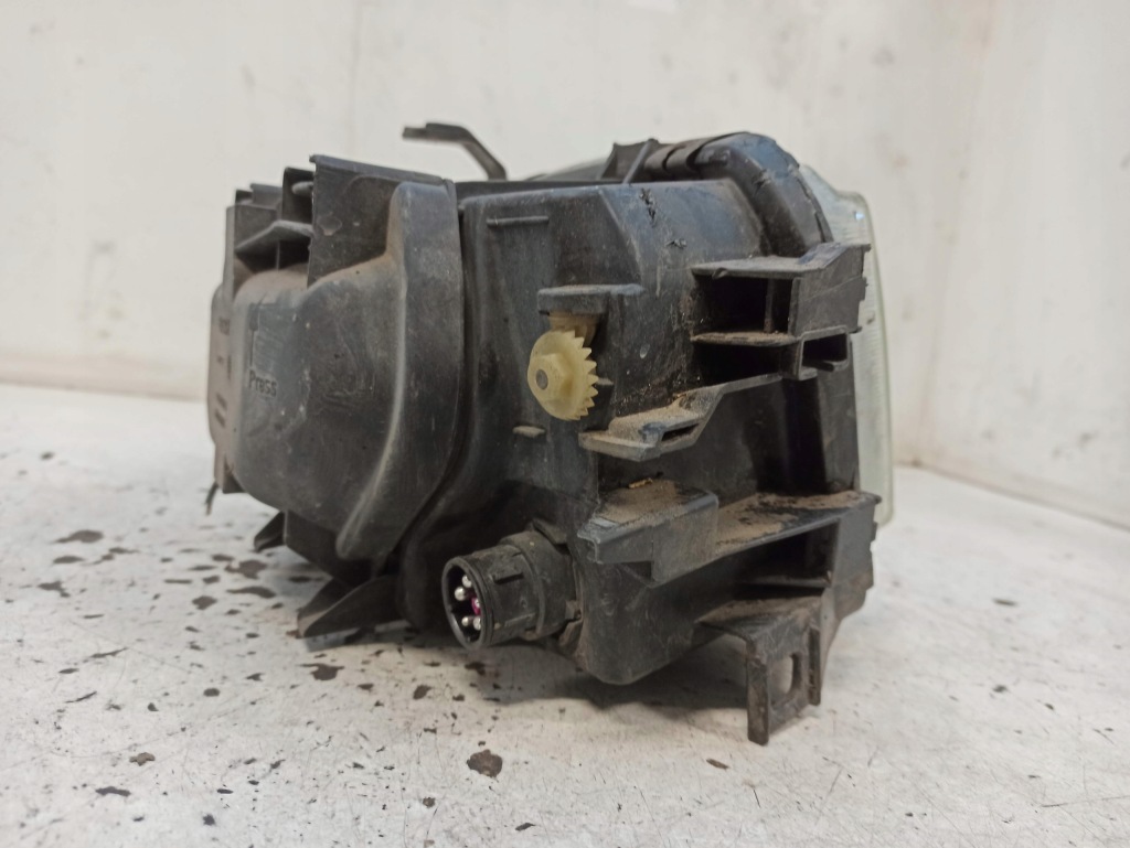 Audi a4 b5 eu лампа права передня 8d0941004e Київ