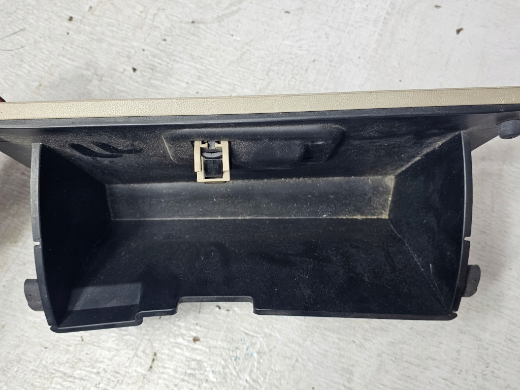 Mercury mariner 06-10 бардачок пасажира 8l84-78060t10 америка Ціна