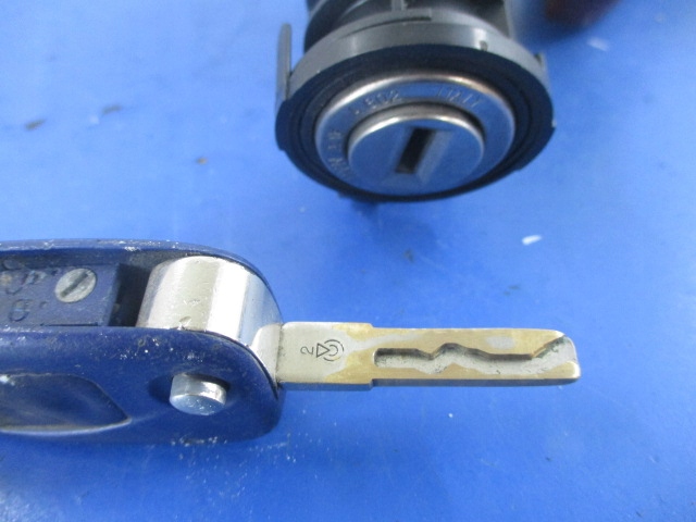 фото №6, Fiat idea замок зажигания+ ручка левая 132/f+kluczyk