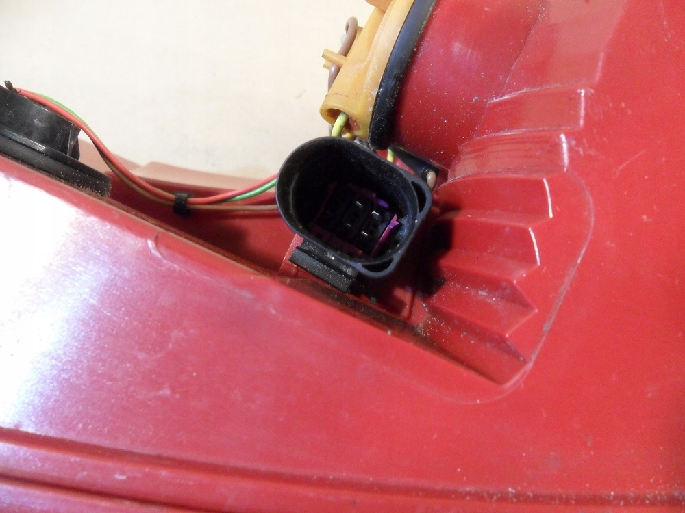 фото №12, Audi a3 cabrio лампа задняя левая led 8p7