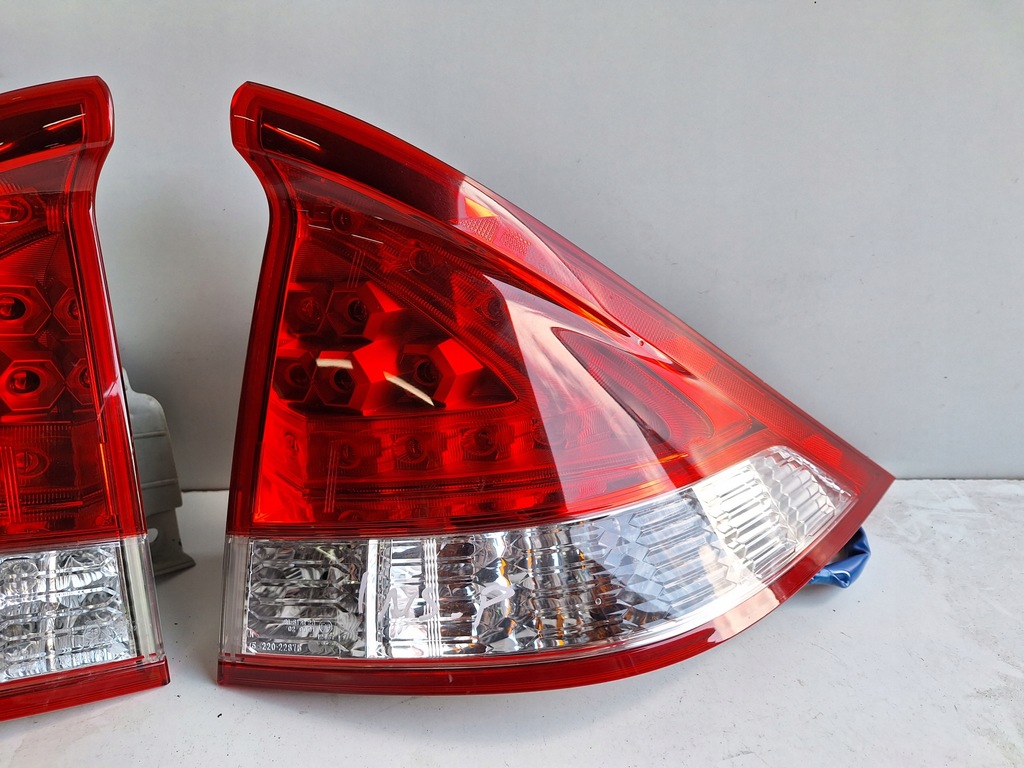 фото №3, Honda insight 09- лампа левая led