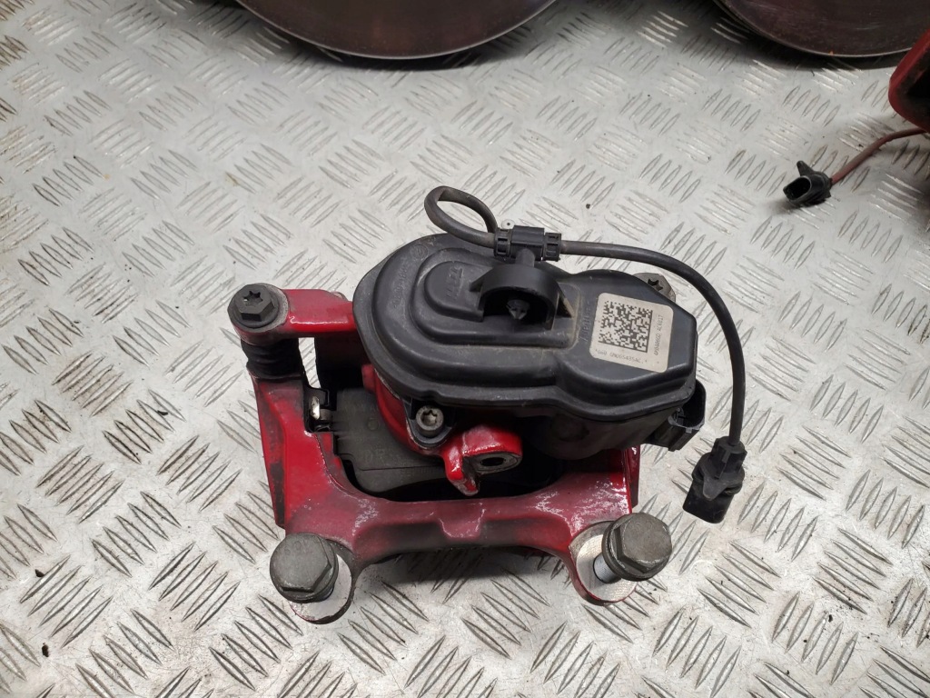 фото №12, Audi q8 2021 комплект набор диск i суппортов тормозных