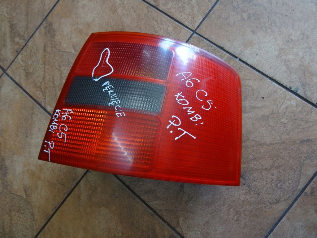 фото №1, Audi a6 c5 лампа правий задня kombi