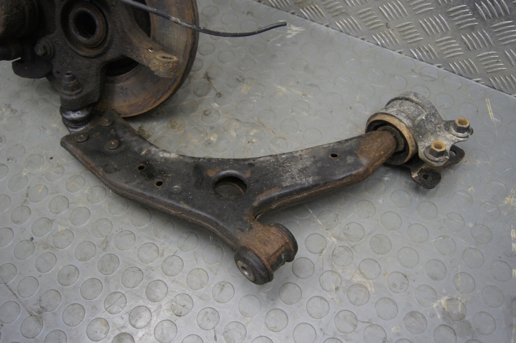 фото №7, Поворотний кулак права передня амортизаторна стійка важіль 1.6 tdci focus mk2 lift kombi