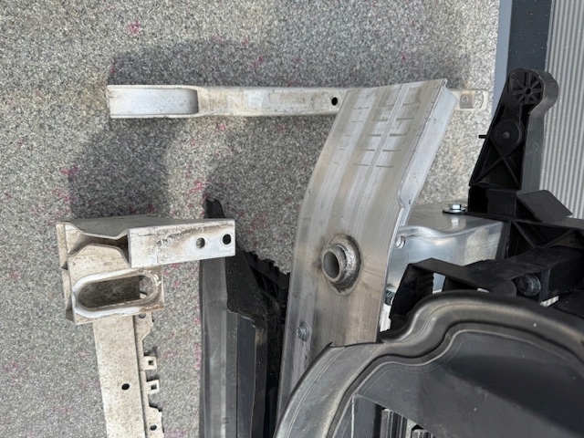 фото №6, Pas передній підсилювач передній балка шторка mercedes glb a247 a2476224500