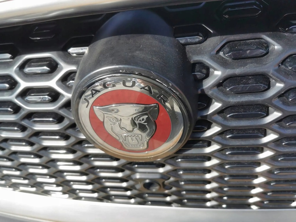 фото №11, Бампер, решётка радиатора, решётка радиатора, решётка средняя, пол, направляющие jaguar i-pace