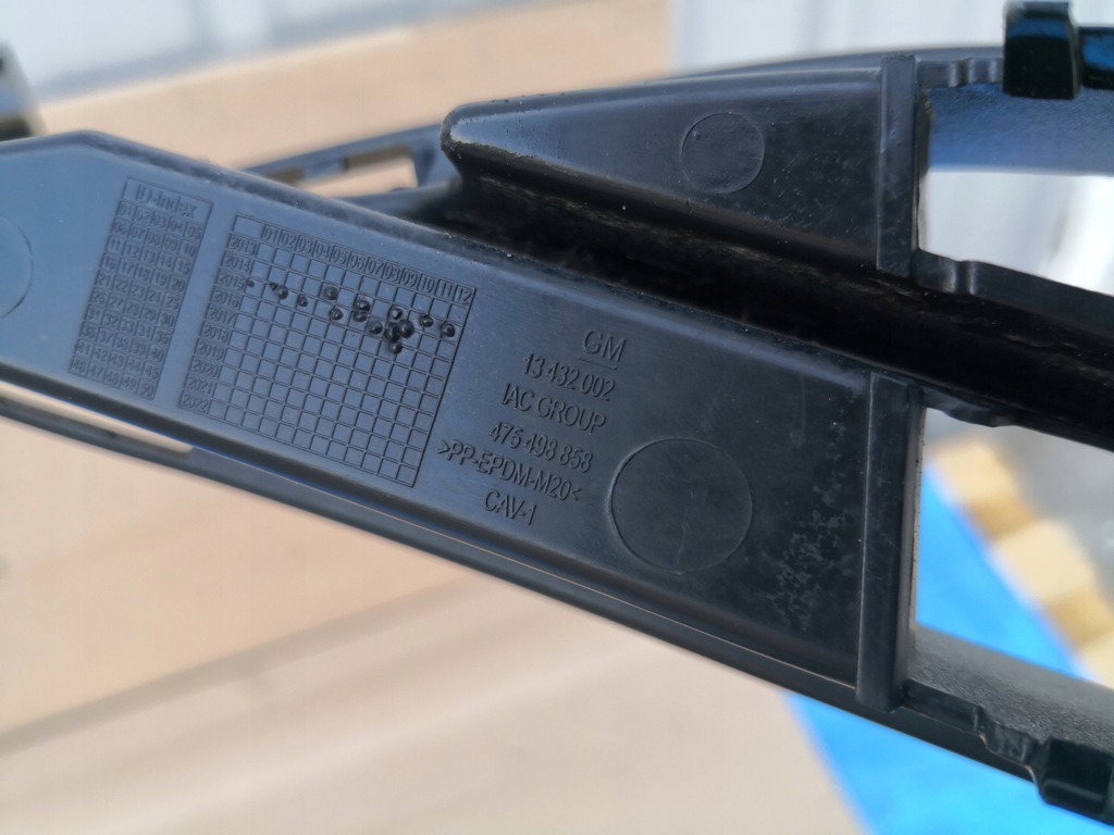 фото №11, Opel corsa e 14- решётка средняя бампера перед