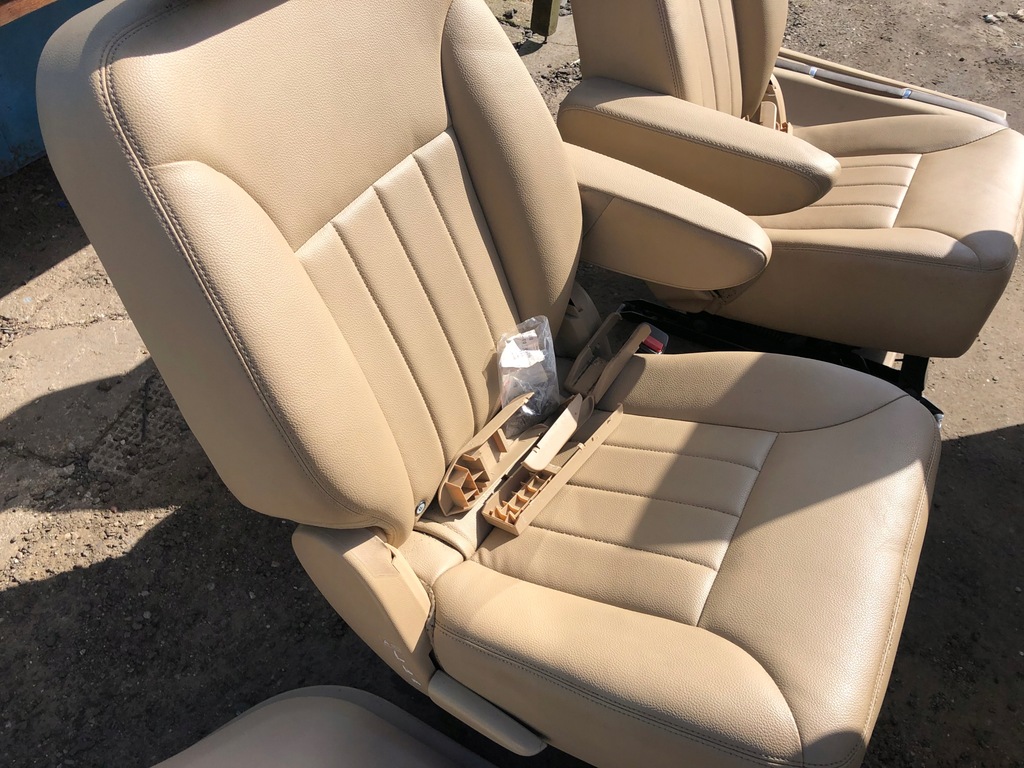 фото №9, Mercedes w251 long 05- сиденья заднее сиденье обивка кожа бежевые 6 человек