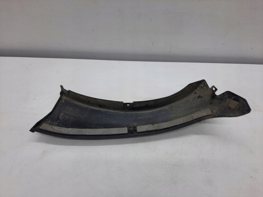 фото №11, Toyota hilux 8 viii lift 20- молдинг бампера правая перед оригинал