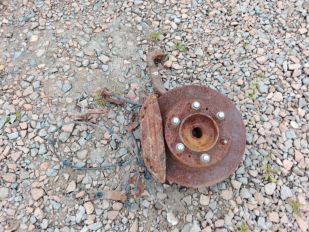 фото №1, Toyota hilux vii 2012 2.5 d-zwrotnica правая комплект