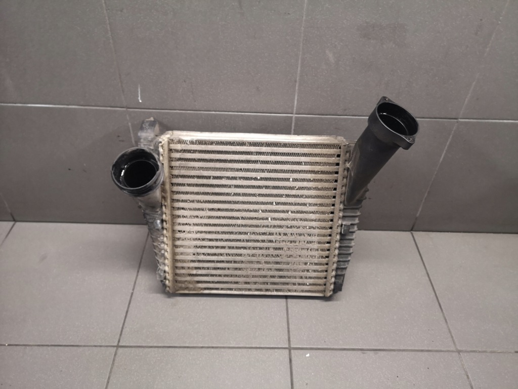 фото №1, Интеркулер правый vw touareg 5.0 tdi 7l0145804a