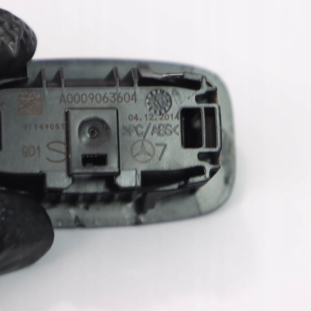 фото №12, Mercedes w205 лампа потолочный передняя левая правая a0009063604