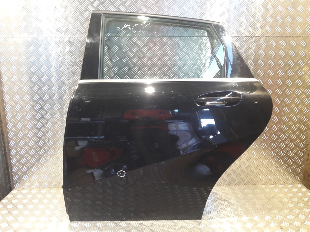 фото №1, Mercedes b w246 дверь левый задняя цвет 191