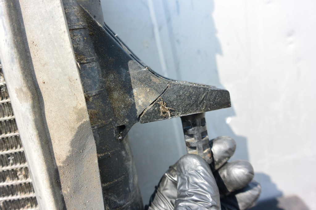 Радиатор воды 3.0 tdi audi q7 4l touareg 7l Доставка