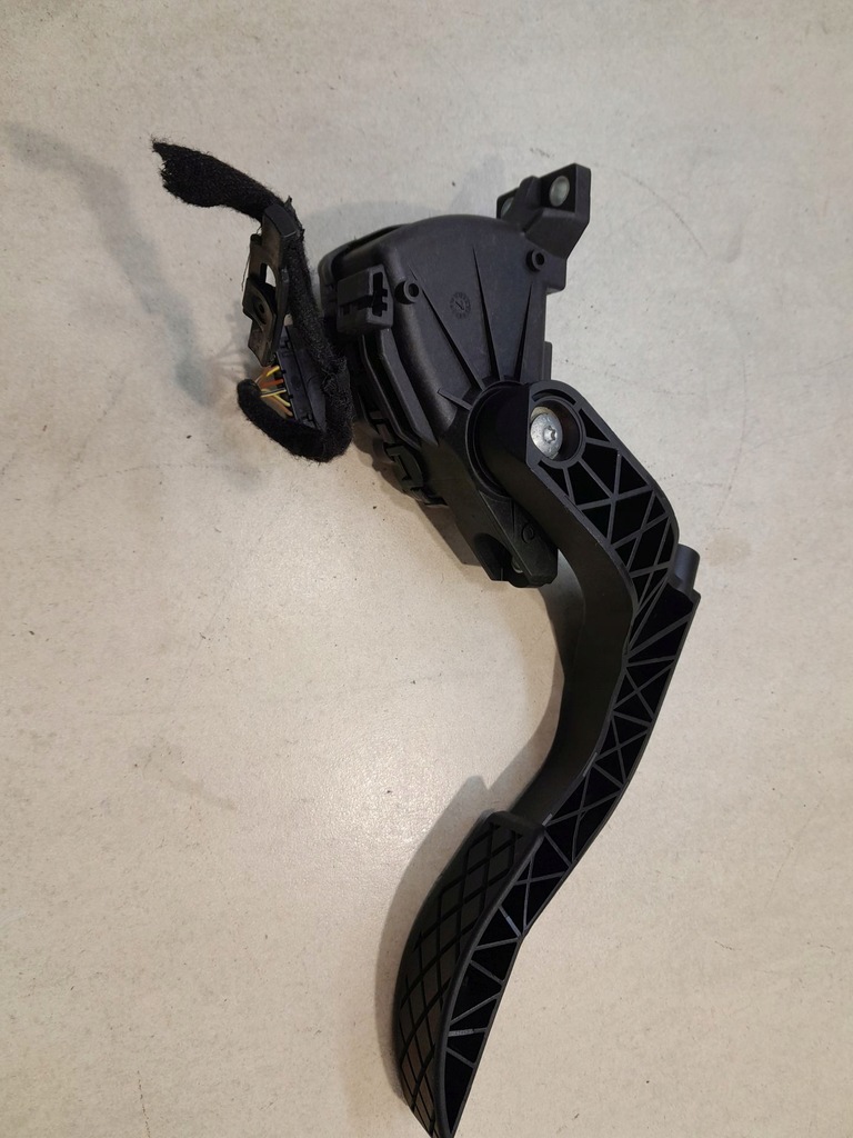 фото №6, Потенциометр газа audi a4 b6 2.5 tdi 8e1723523