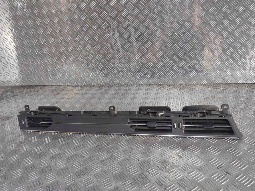 фото №1, Решётка обдув audi a7 s7 4k8 a6 4k 4k1820902a