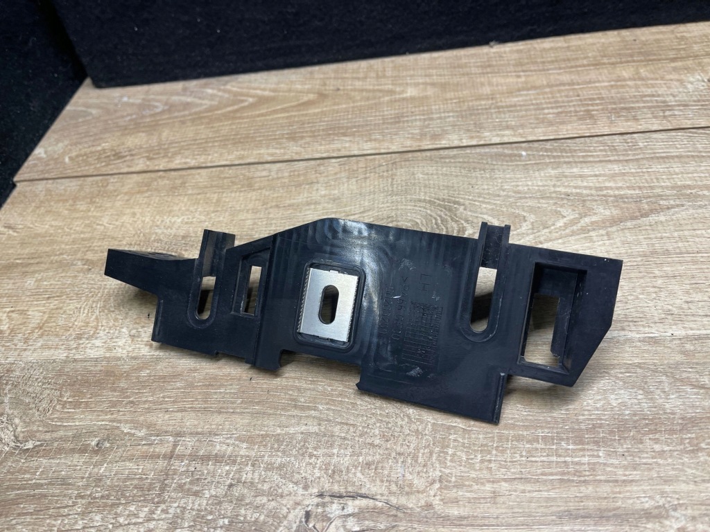 Купити Кронштейн фара задній ліве оригінальний номер land rover range rover l405 00203259