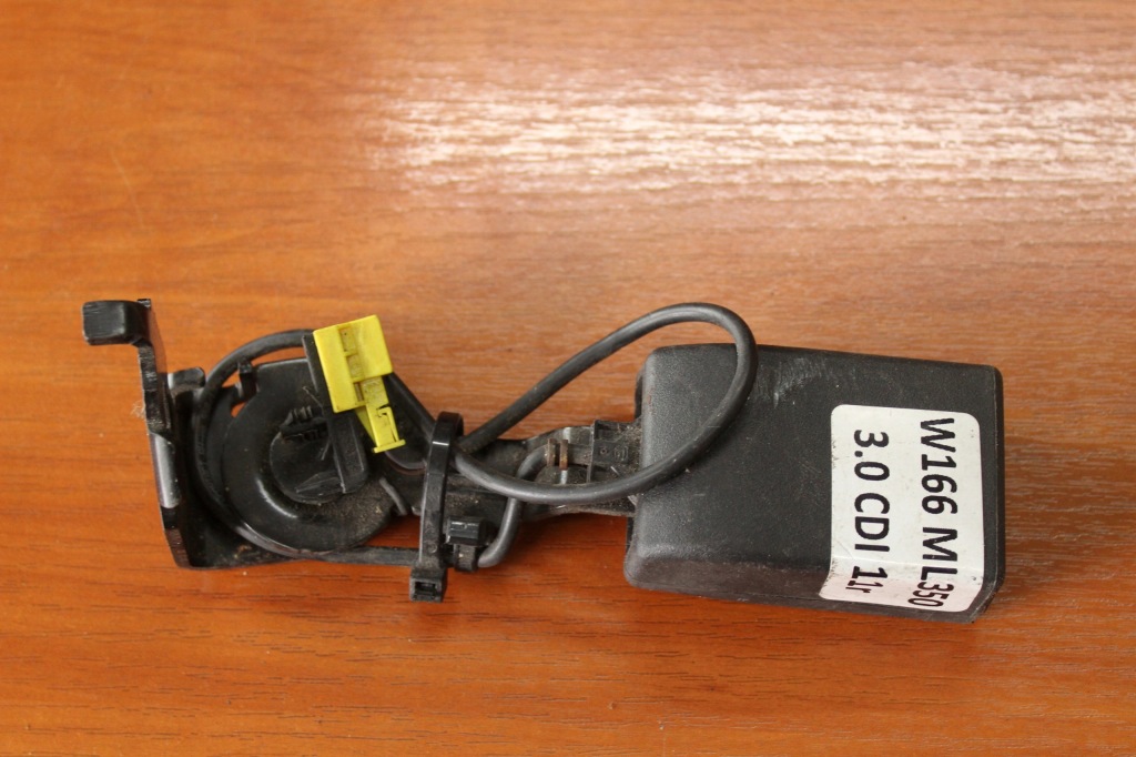 Купити Натягувач замок поперечина задній лівий mercedes w166 a1668600769