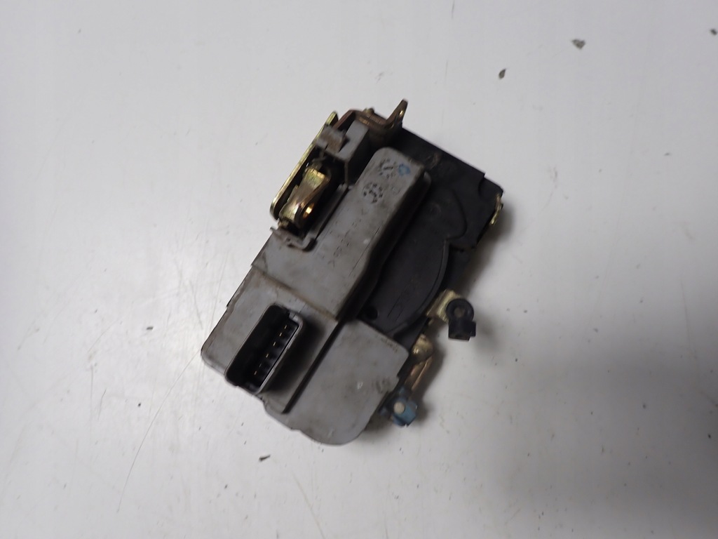 фото №11, Замок дверь передний правый peugeot partner 01r 6pin