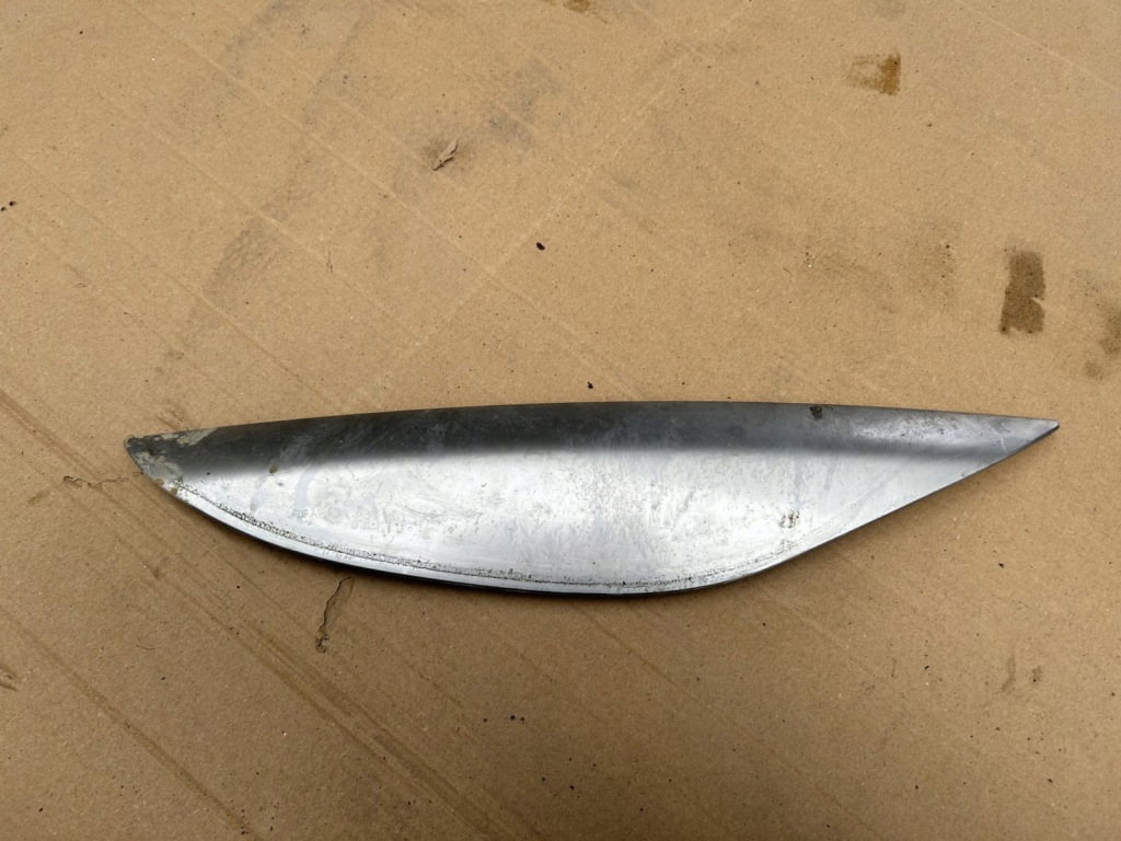 Купить Молдинг декоративная  заглушка туннель среднего mercedes r klasa w251 a2516801717