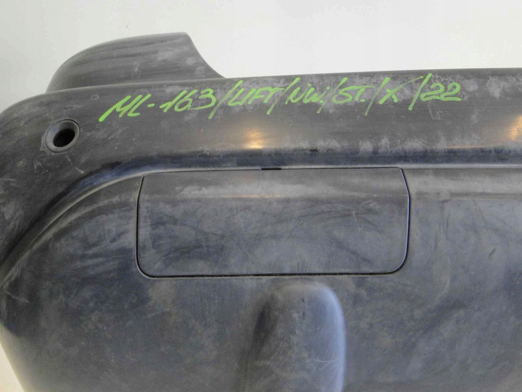 Mercedes ml w163 163 рестайлінг  заглушка фаркоп ліва задній Доставка