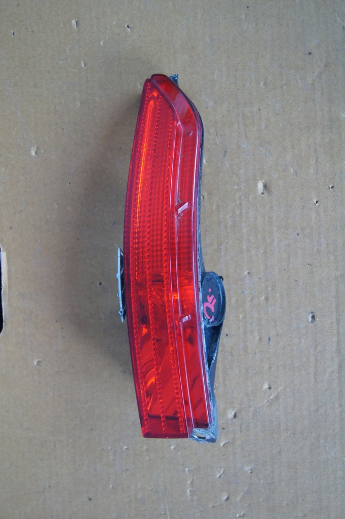 фото №1, Лампа vw touareg ii накладка права задня